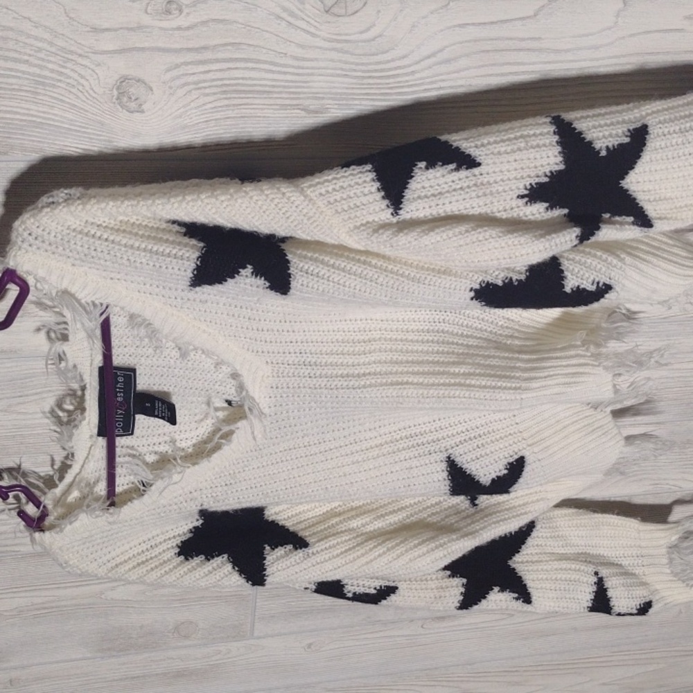 Oversized Star Sweater W/ Fringe! - Picture 6 of 15